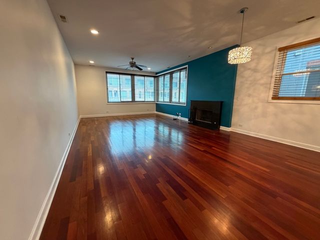 1730 N WESTERN Avenue 301, Chicago, IL 60647