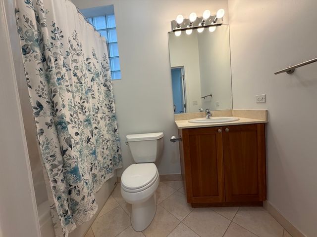 1730 N WESTERN Avenue 301, Chicago, IL 60647