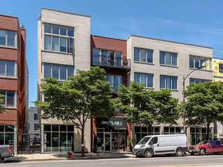1730 N WESTERN Avenue 301, Chicago, IL 60647