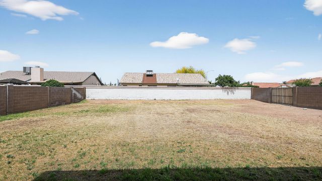 7702 W Boca Raton Road, Peoria, AZ 85381