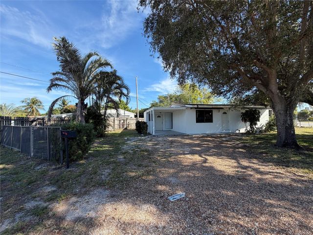 929 SW 10th Avenue, Delray Beach, FL 33444