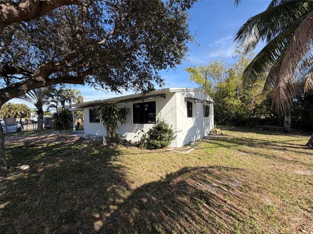 929 SW 10th Avenue, Delray Beach, FL 33444