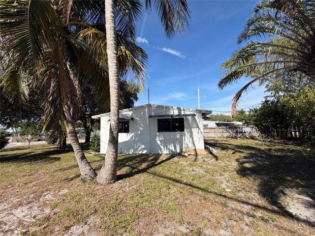 929 SW 10th Avenue, Delray Beach, FL 33444