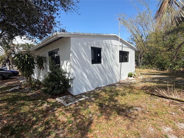 929 SW 10th Avenue, Delray Beach, FL 33444