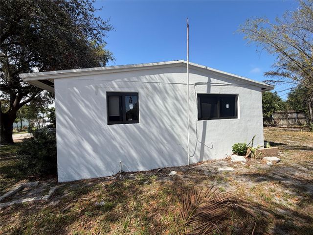 929 SW 10th Avenue, Delray Beach, FL 33444