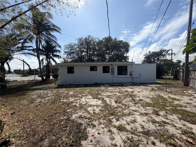 929 SW 10th Avenue, Delray Beach, FL 33444