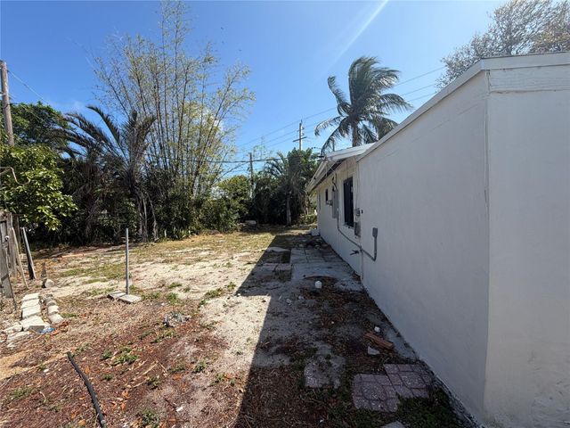 929 SW 10th Avenue, Delray Beach, FL 33444