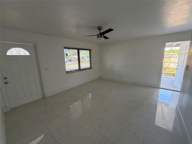 929 SW 10th Avenue, Delray Beach, FL 33444