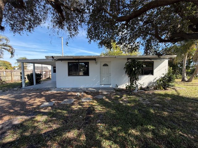 929 SW 10th Avenue, Delray Beach, FL 33444