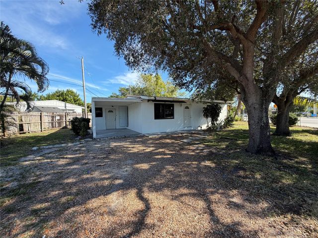 929 SW 10th Avenue, Delray Beach, FL 33444