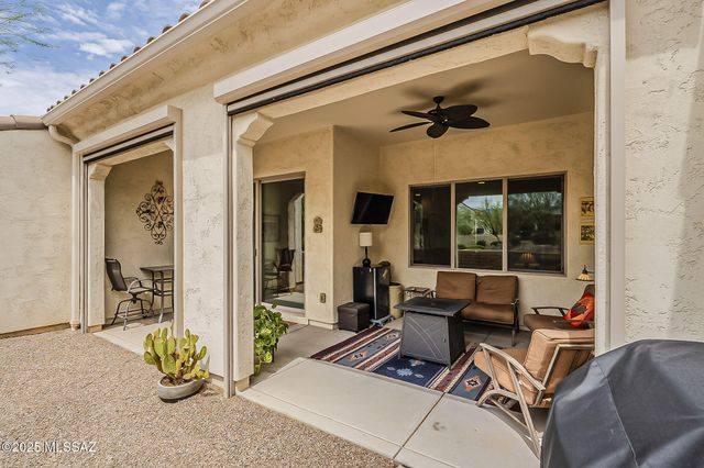 1762 E Sage Thrasher Drive, Green Valley, AZ 85614