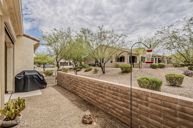 1762 E Sage Thrasher Drive, Green Valley, AZ 85614