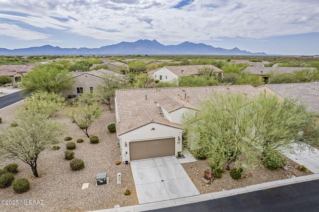 1762 E Sage Thrasher Drive, Green Valley, AZ 85614
