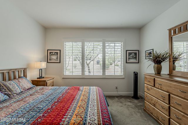 1762 E Sage Thrasher Drive, Green Valley, AZ 85614