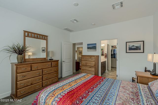 1762 E Sage Thrasher Drive, Green Valley, AZ 85614