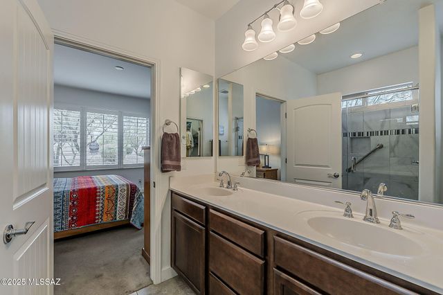 1762 E Sage Thrasher Drive, Green Valley, AZ 85614