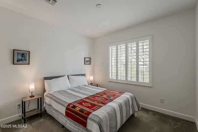 1762 E Sage Thrasher Drive, Green Valley, AZ 85614