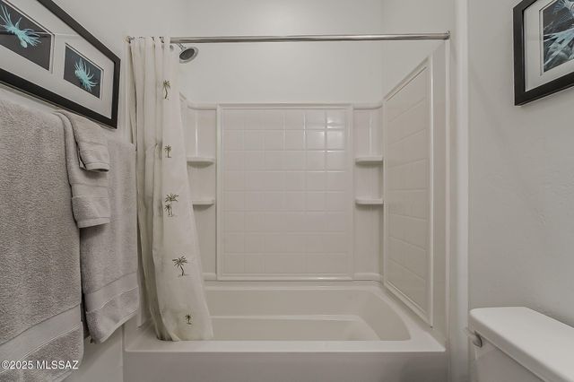 1762 E Sage Thrasher Drive, Green Valley, AZ 85614