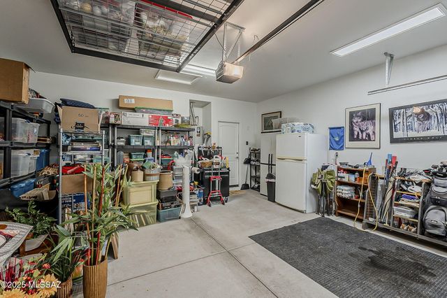 1762 E Sage Thrasher Drive, Green Valley, AZ 85614