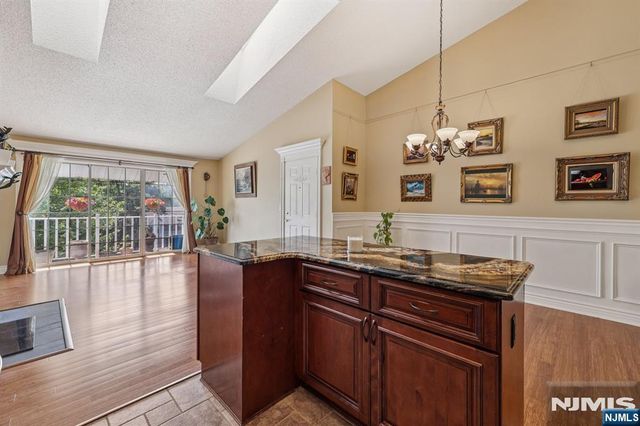 530 Holly Court, Mahwah, NJ 07430