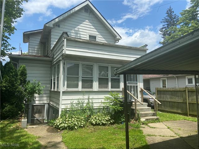 555 NW Hall Street NW, Warren, OH 44484