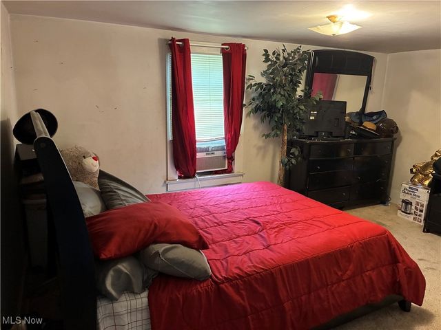 555 NW Hall Street NW, Warren, OH 44484