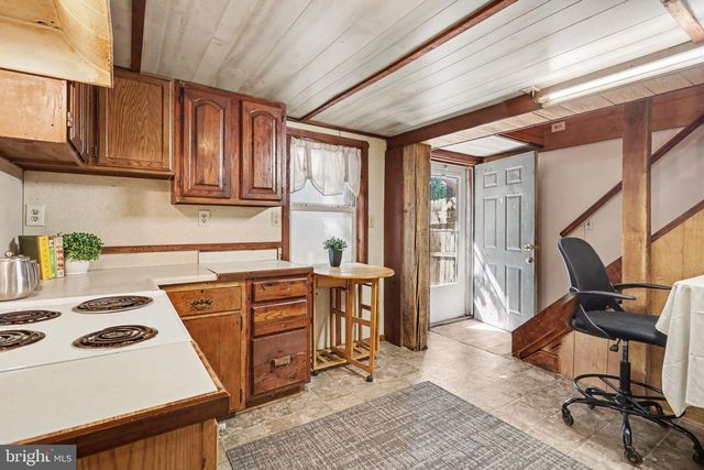 318 LINDEN ST, Columbia, PA 17512