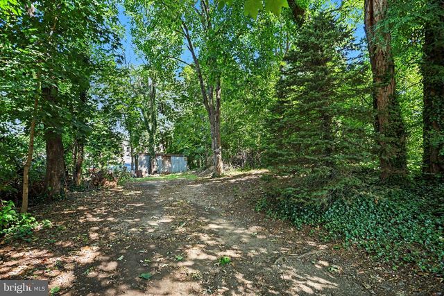 318 LINDEN ST, Columbia, PA 17512
