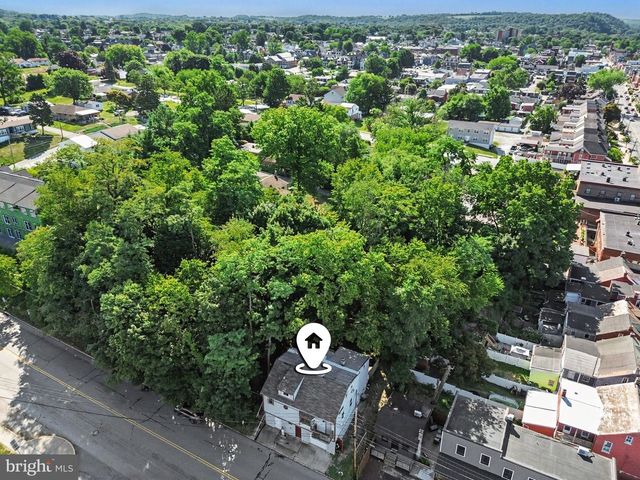 318 LINDEN ST, Columbia, PA 17512