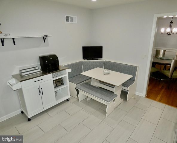 808 ROCK LN, Newark, DE 19713