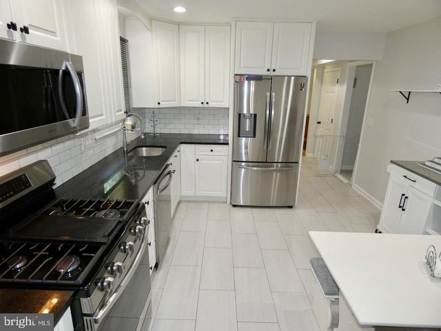 808 ROCK LN, Newark, DE 19713