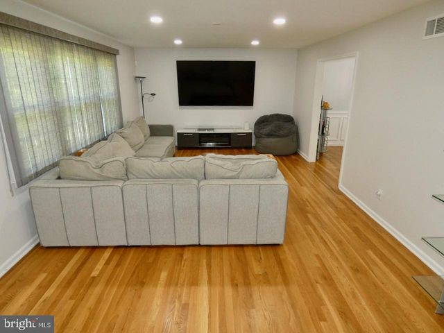 808 ROCK LN, Newark, DE 19713