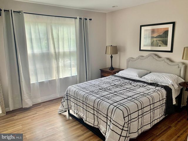 2104 SAYAN, Camp Springs, MD 20748