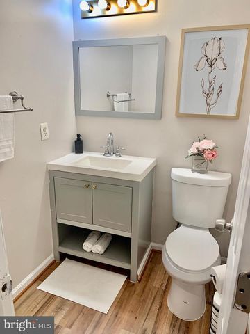 2104 SAYAN, Camp Springs, MD 20748