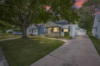 19141 Woodcrest Street, Harper Woods, MI 48225