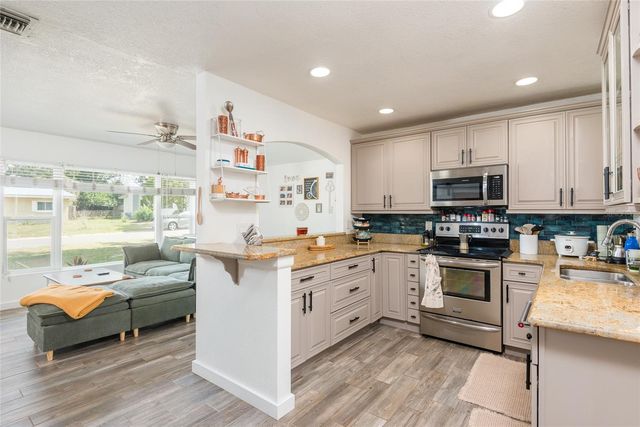 503 HEDGE ROW ROAD, Brandon, FL 33510