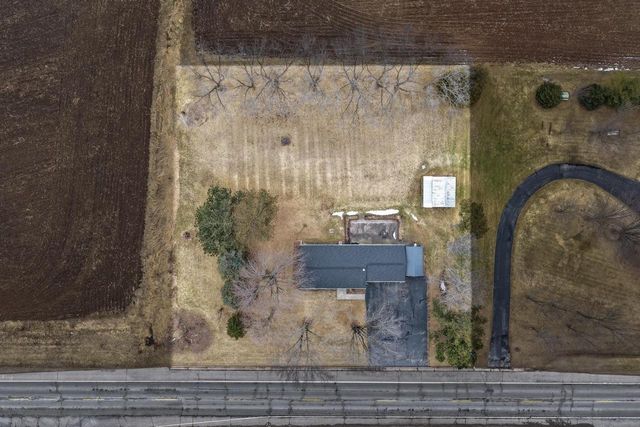 W3866 COUNTY RD S, Appleton, WI 54913