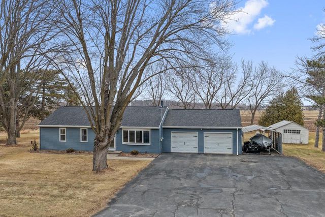 W3866 COUNTY RD S, Appleton, WI 54913