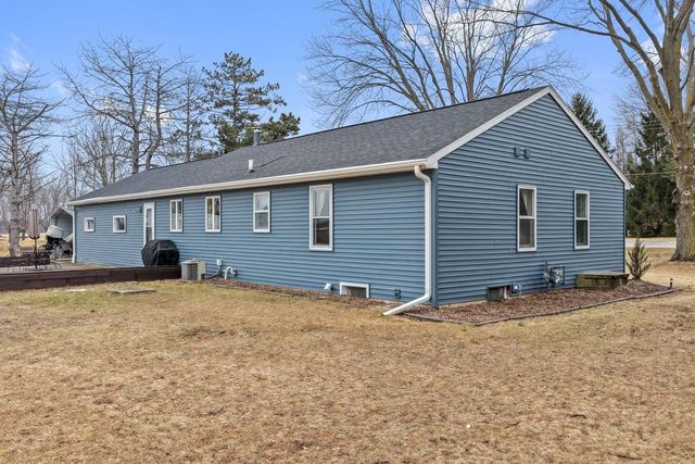 W3866 COUNTY RD S, Appleton, WI 54913