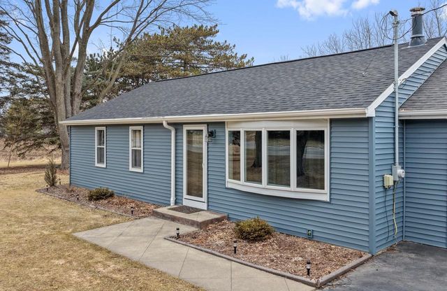 W3866 COUNTY RD S, Appleton, WI 54913