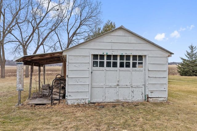 W3866 COUNTY RD S, Appleton, WI 54913