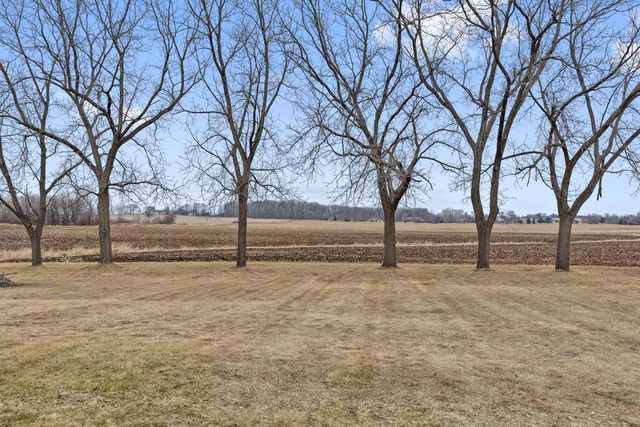 W3866 COUNTY RD S, Appleton, WI 54913