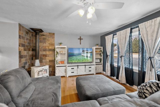 W3866 COUNTY RD S, Appleton, WI 54913