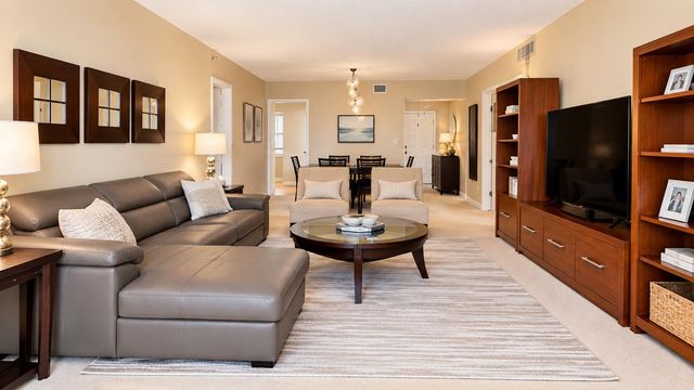 3510 OAKS Way 408, Pompano Beach, FL 33069