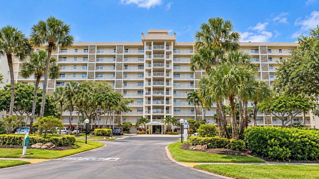 3510 OAKS Way 408, Pompano Beach, FL 33069