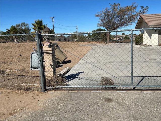 18530 Eucalyptus Street, Hesperia, CA 92345