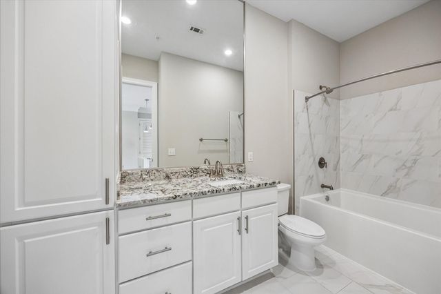 2111 Austin Street 422, Houston, TX 77002
