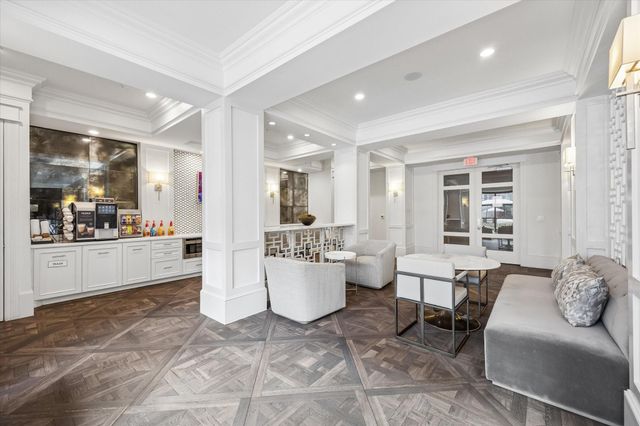 2111 Austin Street 422, Houston, TX 77002