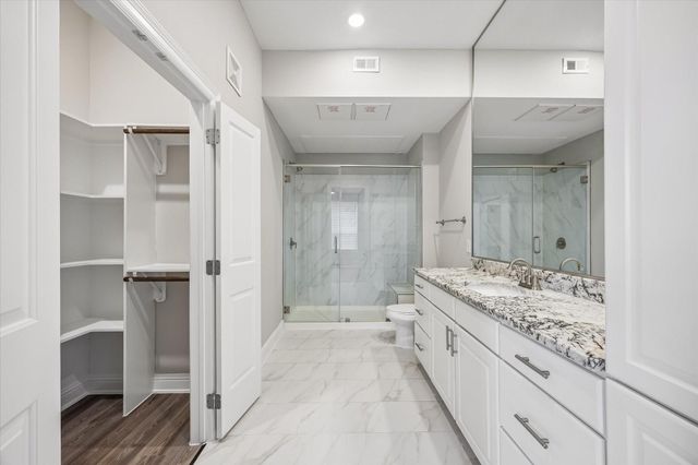 2111 Austin Street 422, Houston, TX 77002