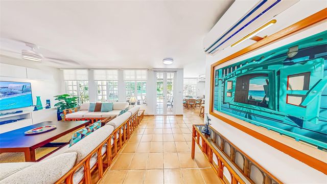 10 CALLE PALMAS, Dorado, PR 00646